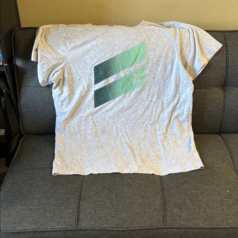 Hurley Light Gray Tee with Green Graphic